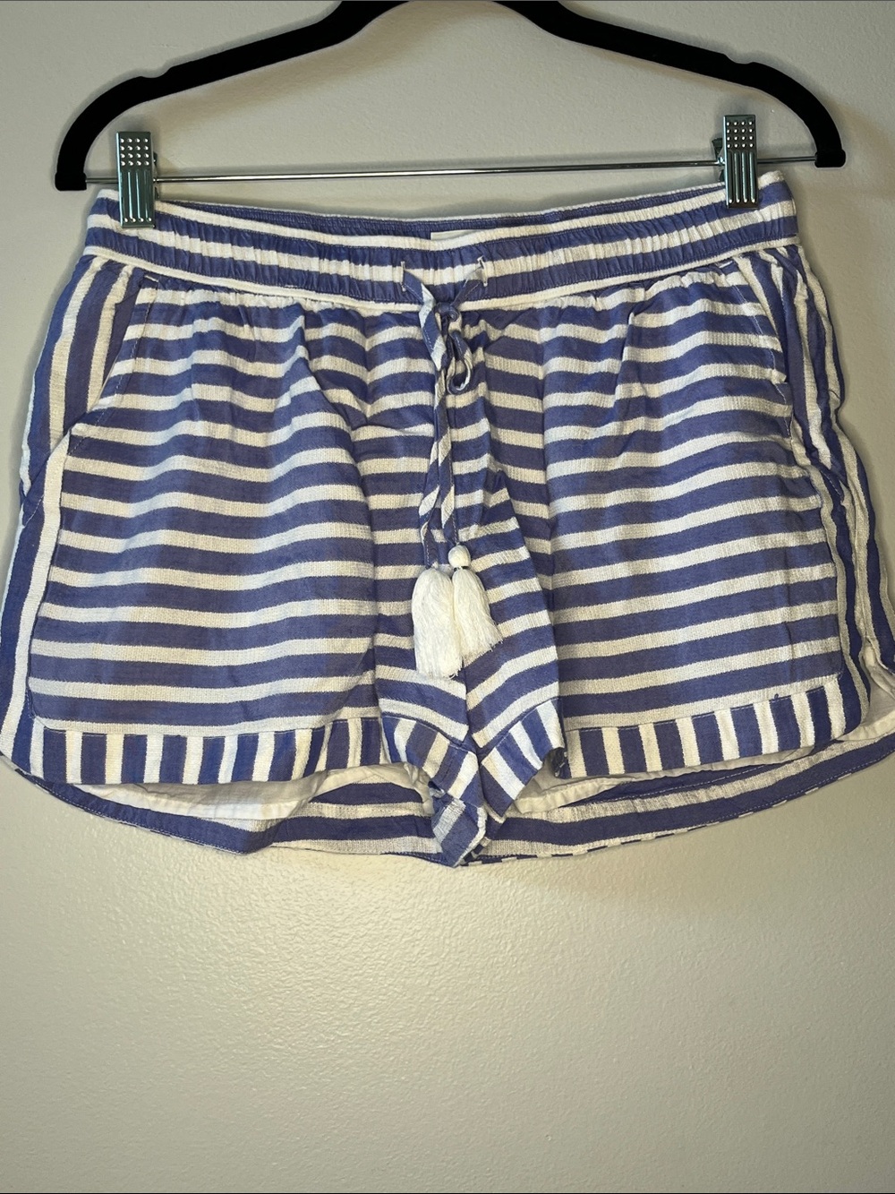 Vineyard vines striped white and blue nautical shorts summer beach elastic waist